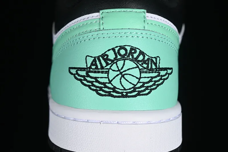 All categories Air Jordan Jordan series basketball shoes Air Jordan 1 Low G version pure original Air Jordan 1 Low AJ1 Joe 1 mint black and green low-top cultural basketball shoes 553558-131